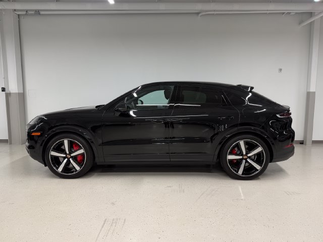 Certified 2026 Porsche Cayenne S AWD/4WD image 2