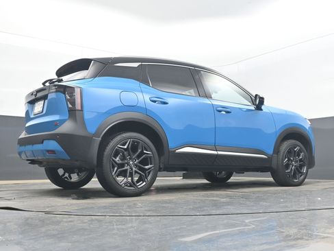 Certified 2025 Nissan Kicks SR FWD image 29