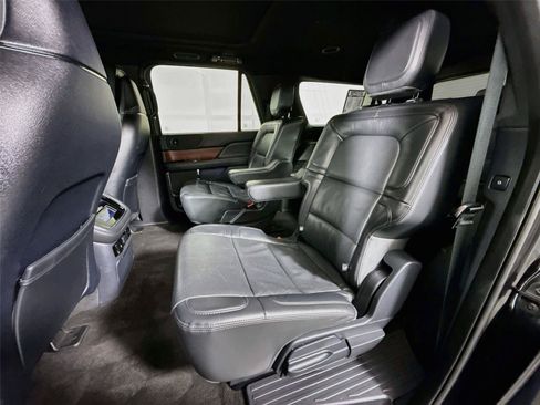 Used 2022 Lincoln Navigator L Reserve w/ Monochromatic Package RWD image 28