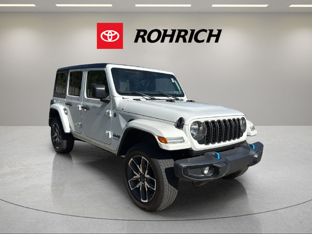 Used 2024 Jeep Wrangler Unlimited w/ Convenience Group AWD/4WD image 4