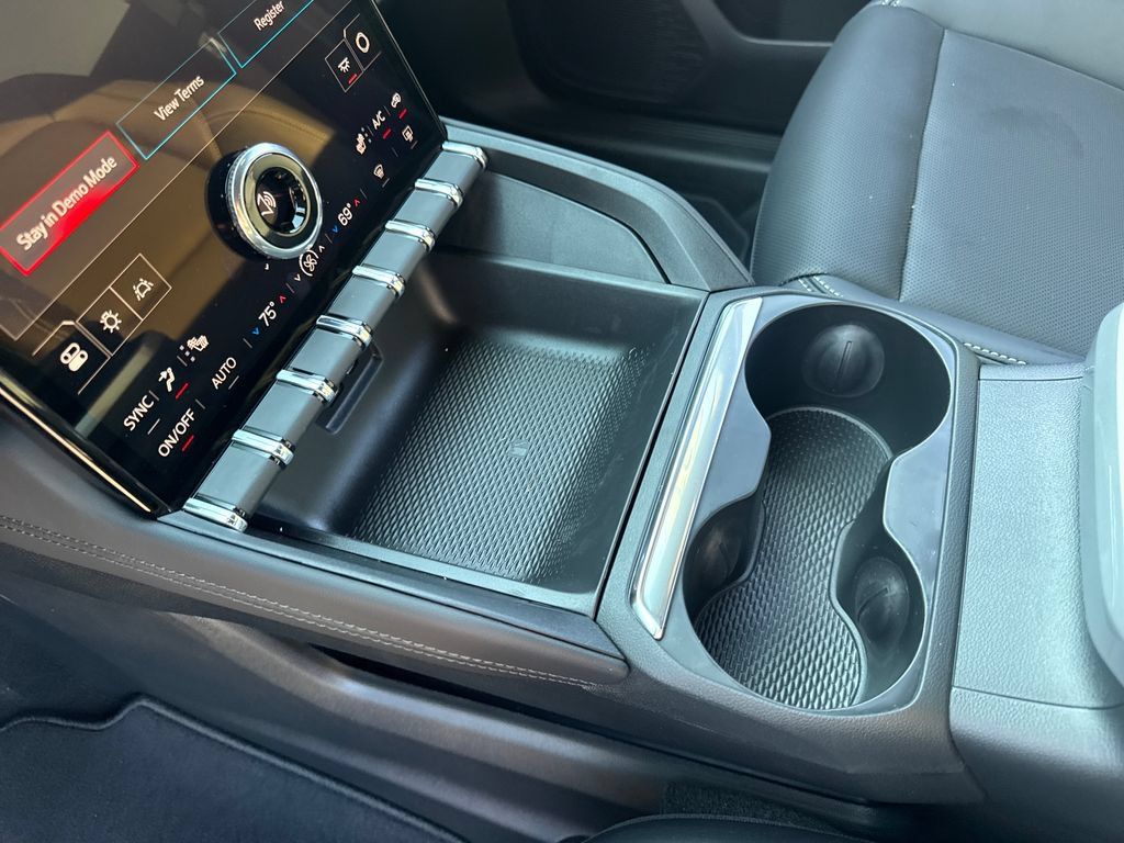 New 2027 GMC Terrain Elevation w/ Elevation Premium Package FWD image 18