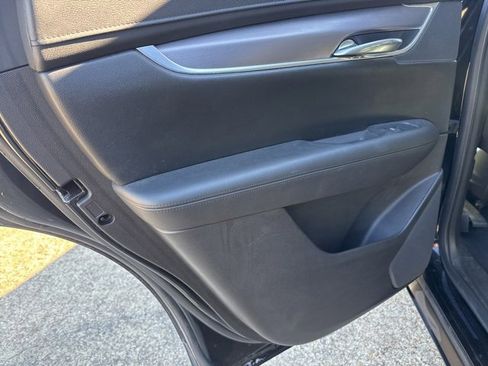 Used 2018 Cadillac XT5 Luxury w/ Driver Awareness Package image 19