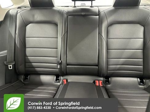 Used 2024 Volkswagen Jetta SE w/ Panoramic Sunroof Package image 18