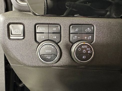 Used 2024 Chevrolet Silverado 1500 LTZ w/ LTZ Convenience Package II image 31