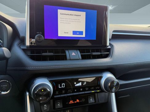 Used 2025 Toyota RAV4 XLE w/ Convenience Package image 24