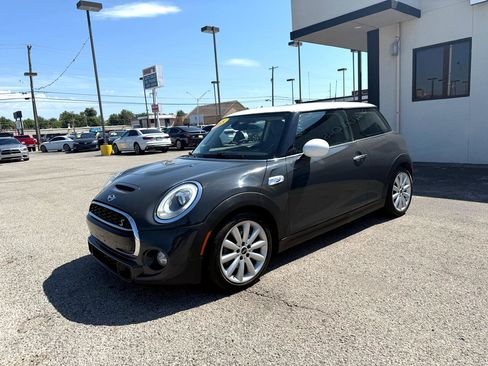 Used 2015 MINI Cooper S image 2