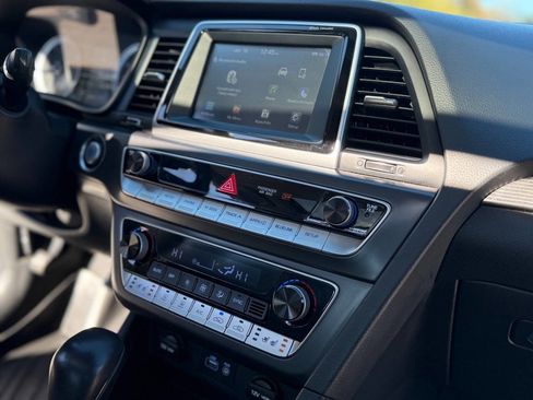 Used 2018 Hyundai Sonata Limited image 23