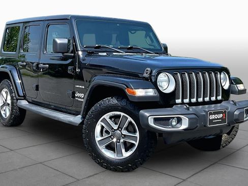 Used 2019 Jeep Wrangler Unlimited Sahara w/ Safety Group AWD/4WD image 3