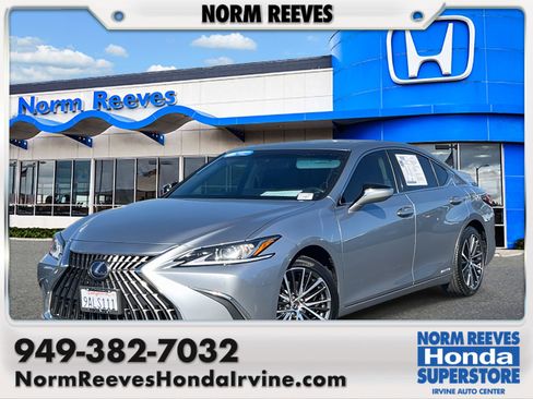 Used 2022 Lexus ES 300h w/ Premium Package image 1