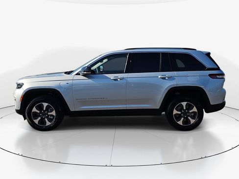Used 2022 Jeep Grand Cherokee Limited 4xe w/ Luxury Tech Group II AWD/4WD image 10