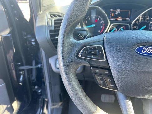 Used 2017 Ford Escape SE w/ Equipment Group 201A image 24