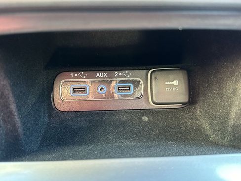 Used 2022 Jeep Grand Cherokee Laredo X image 28