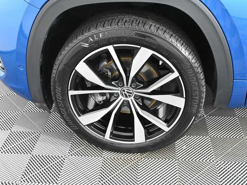 Certified 2024 Volkswagen Atlas Cross Sport SEL Premium R-Line AWD/4WD image 32