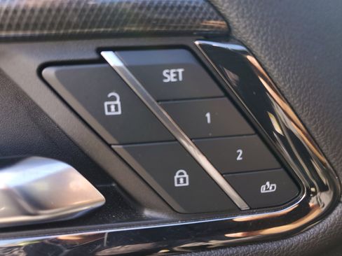 Used 2024 GMC Sierra 1500 AT4 w/ Technology Package image 27