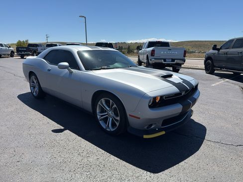 Certified 2022 Dodge Challenger R/T RWD image 3