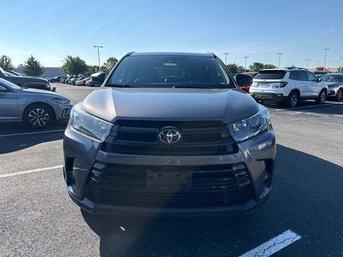 Used 2019 Toyota Highlander SE AWD/4WD image 2