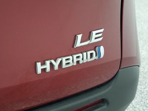 Certified 2023 Toyota Sienna LE FWD image 9