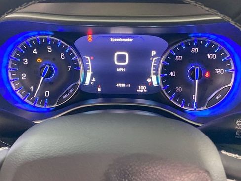 Used 2023 Chrysler Pacifica Touring-L AWD/4WD image 40
