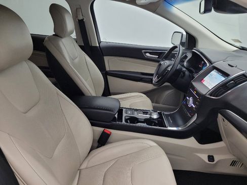Used 2019 Ford Edge Titanium w/ Equipment Group 301A FWD image 21