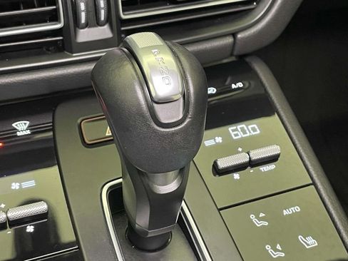 Used 2025 Porsche Macan image 35