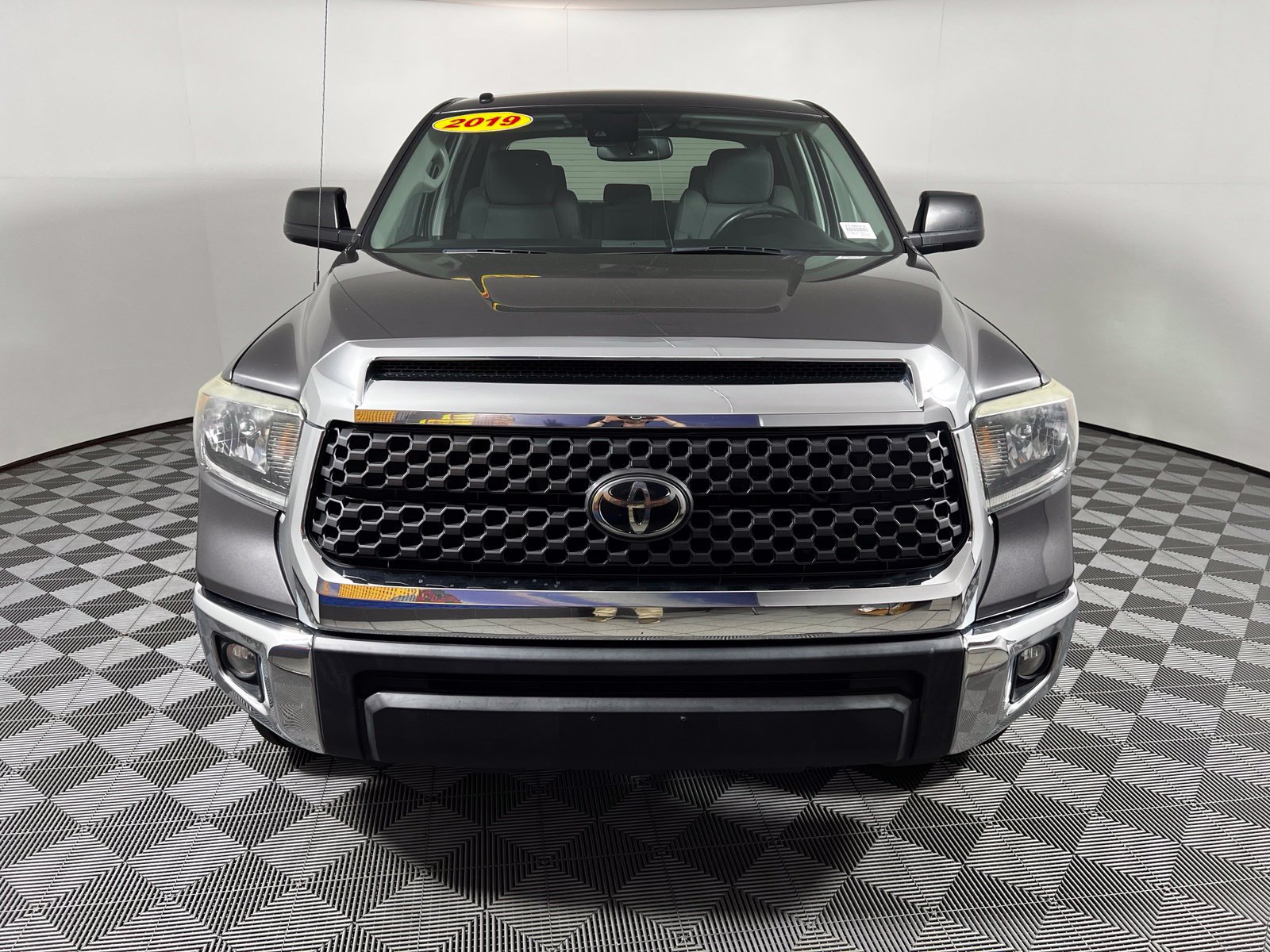 Used 2019 Toyota Tundra SR5 w/ SR5 Upgrade Package RWD image 2