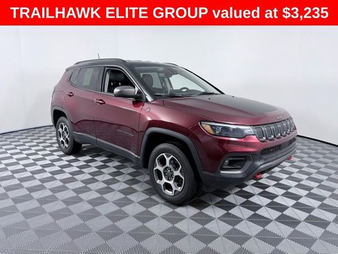 Used 2022 Jeep Compass Trailhawk w/ Trailhawk Elite Group image 2