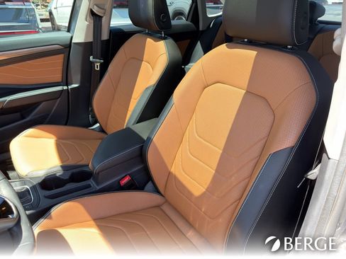 Used 2023 Volkswagen Jetta SEL FWD image 13