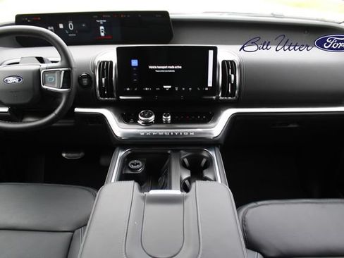 New 2027 Ford Expedition Max Platinum w/ Stealth Appearance Package RWD image 12