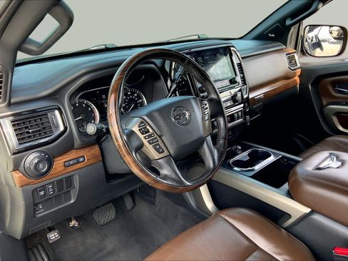 Used 2021 Nissan Titan Platinum Reserve w/ Moonroof Package AWD/4WD image 17