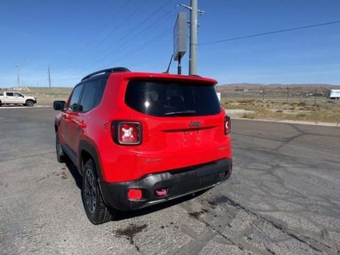 Used 2017 Jeep Renegade Trailhawk AWD/4WD image 7
