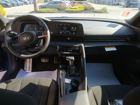 New 2025 Hyundai Elantra Sport image 14