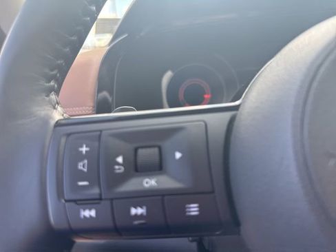 Used 2023 Nissan Pathfinder Platinum w/ Cargo Package image 32