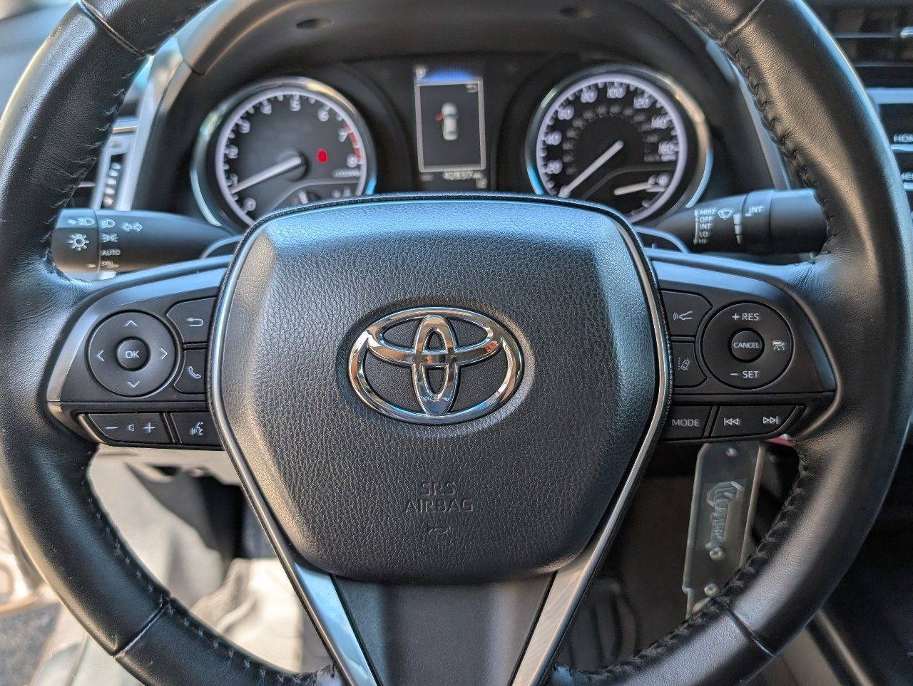 Used 2020 Toyota Camry SE FWD image 18