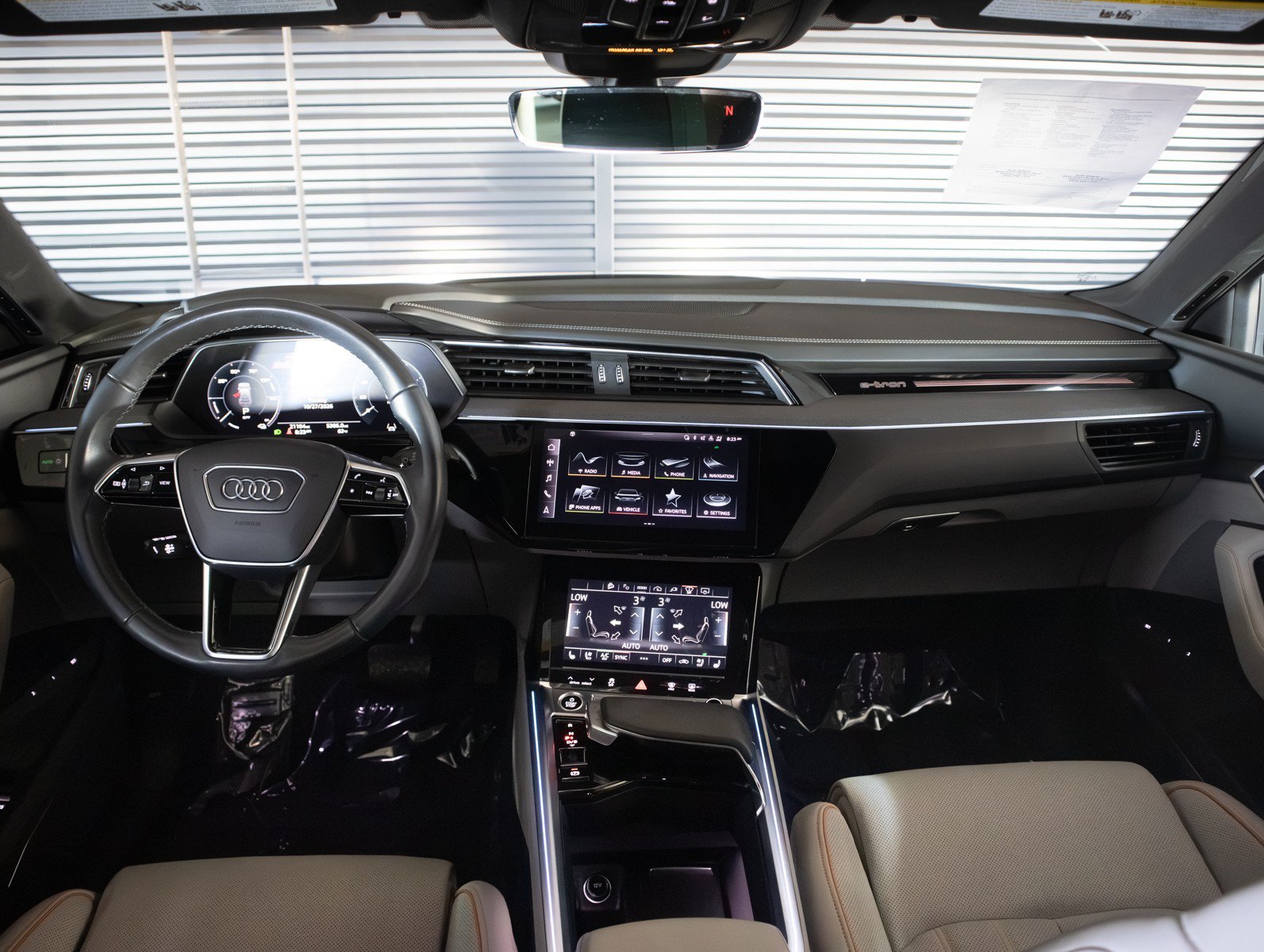 Used 2024 Audi Q8 e-tron Prestige AWD/4WD image 8
