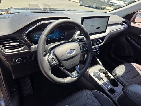 Used 2024 Ford Escape SE w/ PHEV Premium Package FWD image 9