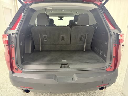 Used 2020 Chevrolet Traverse LT image 10