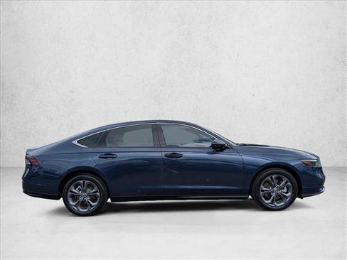 Certified 2025 Honda Accord EX-L image 4