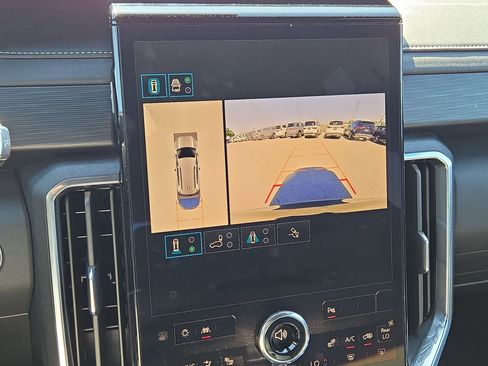 Used 2024 GMC Acadia Elevation image 18