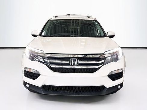 Used 2017 Honda Pilot EX image 4