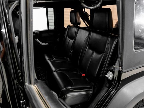Used 2016 Jeep Wrangler Unlimited Rubicon AWD/4WD image 21