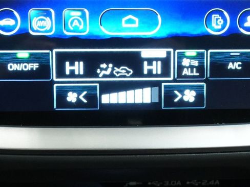 Used 2025 Subaru Crosstrek 2.0i Premium image 35