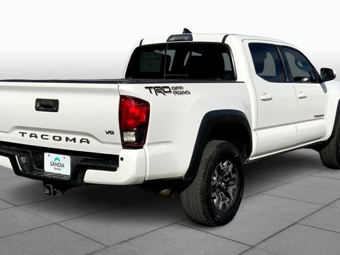 Used 2019 Toyota Tacoma TRD Off-Road w/ TRD Premium Off Road Package image 11