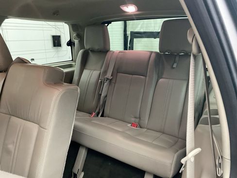 Used 2017 Lincoln Navigator Select AWD/4WD image 24