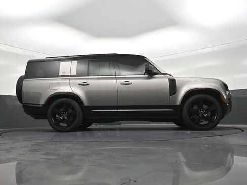 Used 2024 Land Rover Defender 130 X-Dynamic SE AWD/4WD image 28