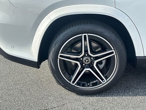 New 2026 Mercedes-Benz GLS 450 4MATIC image 19
