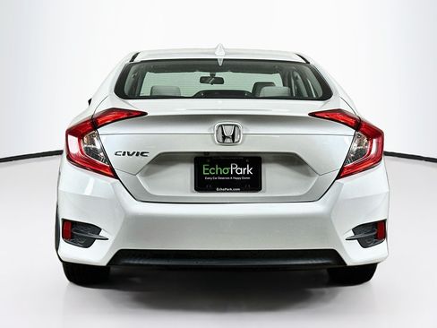 Used 2018 Honda Civic EX image 7