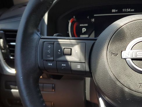 Used 2023 Nissan Rogue Platinum FWD image 25