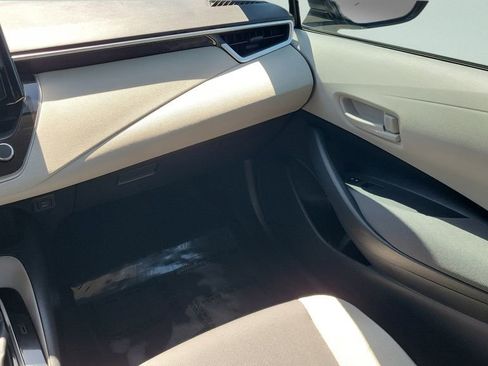 Used 2025 Toyota Corolla LE FWD image 13