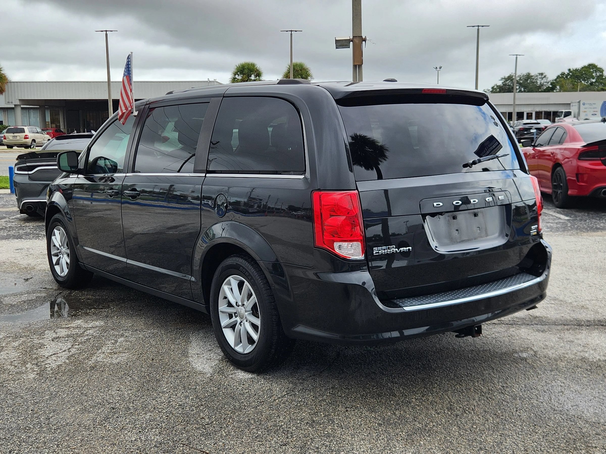 Used 2019 Dodge Grand Caravan SXT FWD image 6