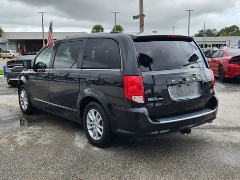 Used 2019 Dodge Grand Caravan SXT image 6